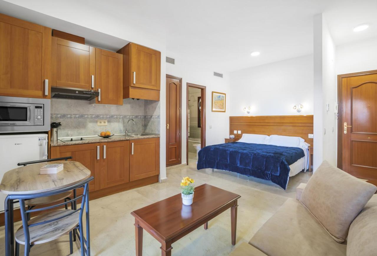 Don Juan Beach Resort Estepona Exterior photo